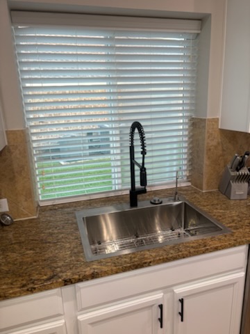 Kitchen sink by Livas Contracting Services, Katy TX: New stainless sink and pull-down faucet
